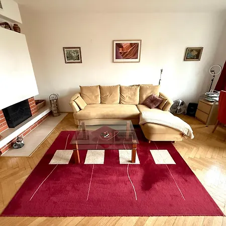 Utulny Par Kroku Od Lazenske Fontany Poděbrady
