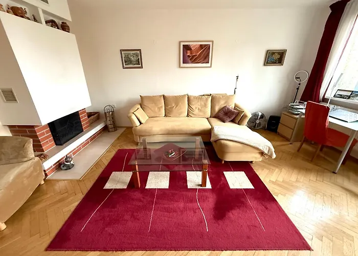 útulný Pár Kroků Od Lázeňské Fontány Poděbrady